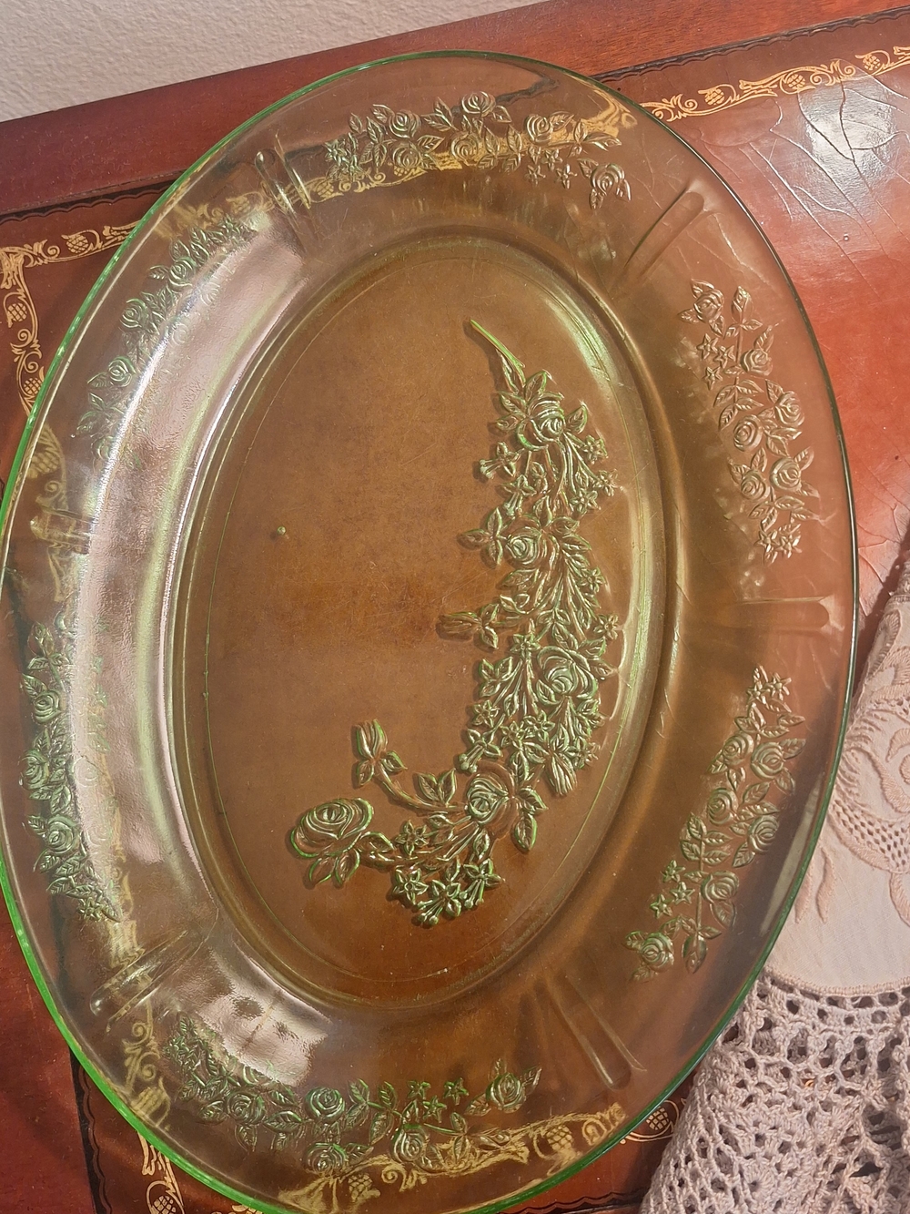 ANCHOR Hocking 1930s Uranium Cameo Pattern Glass Serving Platter
